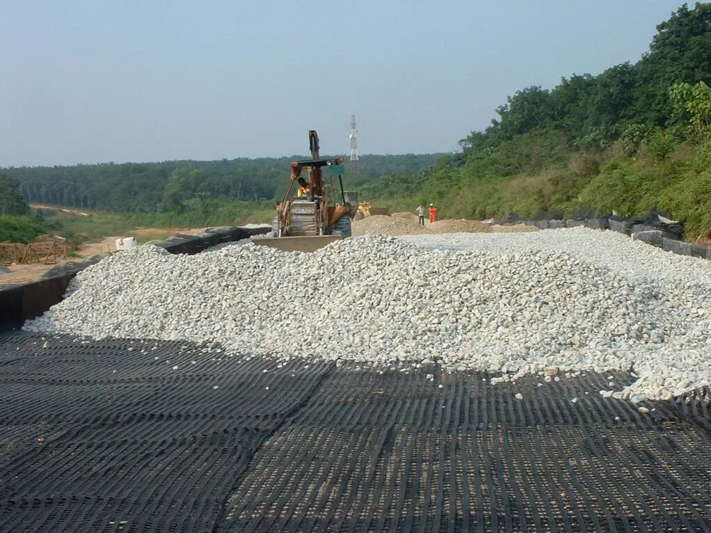 Sợi thủy tinh Geogrid có độ bền cao cho đường băng Asphalt Reinforcement 5