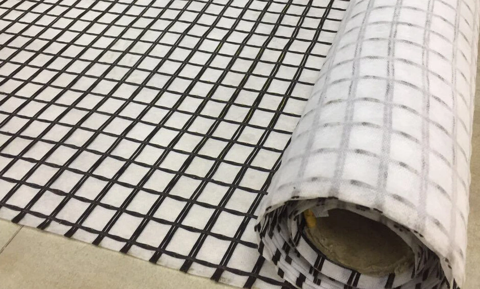 Đường kết hợp Bi-axial Fiberglass Geogrid với Geotextile không dệt để củng cố đất / vật liệu xây dựng đường 6