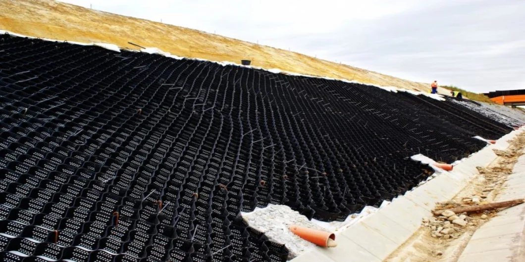 Hệ thống vật liệu lưới sỏi HDPE Đường lái xe Geocell kết cấu Để tăng cường đường 10