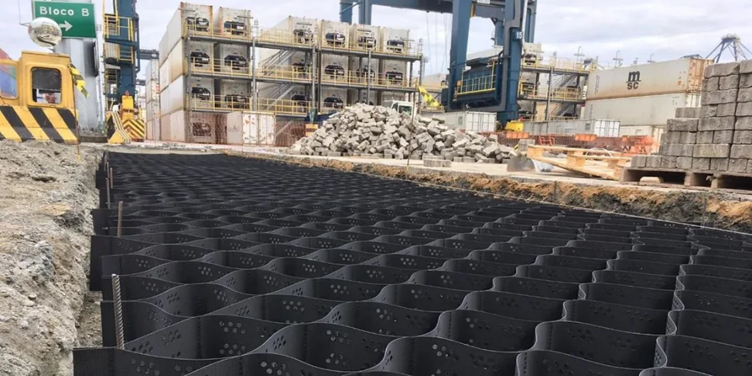 Hệ thống vật liệu lưới sỏi HDPE Đường lái xe Geocell kết cấu Để tăng cường đường 11