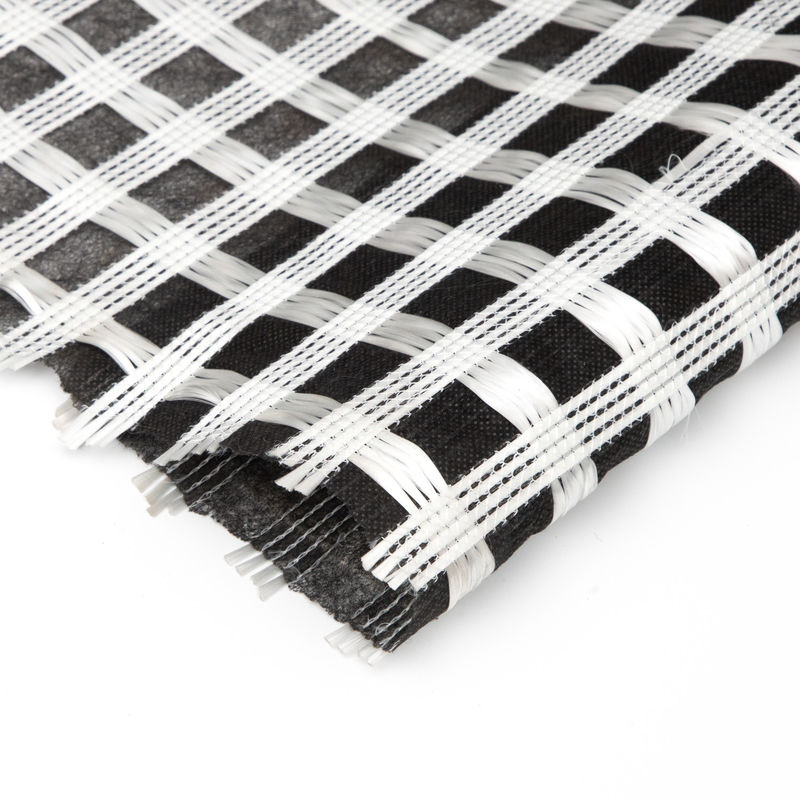 Đường kết hợp Bi-axial Fiberglass Geogrid với Geotextile không dệt để củng cố đất / vật liệu xây dựng đường
