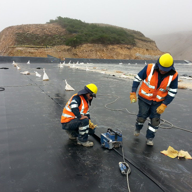 Vật liệu nguyên chất 100% ASTM Standard GM13 HDPE Geomembrane Liner 0.3mm 0.5mm 1.0mm 1.5mm 2.0mm Cho bãi rác / ao tôm