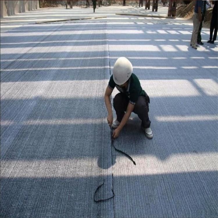 Đồ chống rò rỉ GCL đất sét Liner Mat Gcl Bentonite Geosynthetic cho bãi rác