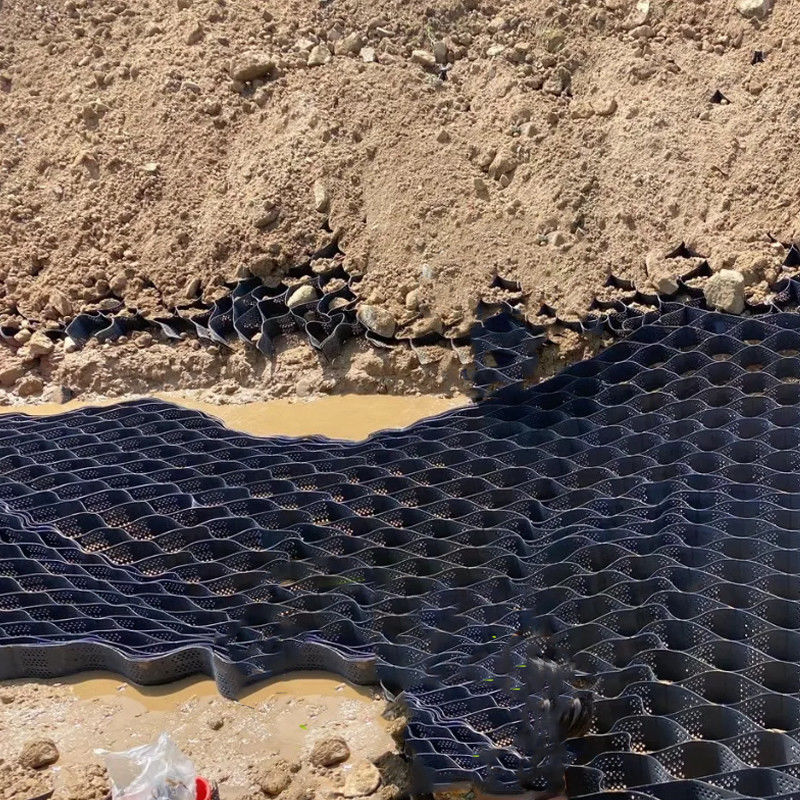 Có kết cấu với các lỗ Hệ thống giam cầm tế bào cao Honeycomb HDPE Geocell cho đường nền tảng Bảo vệ dốc bãi đậu xe Đường lái xe Bức tường giữ