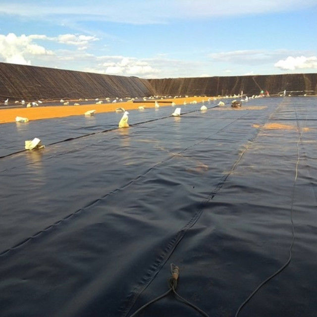 Geomembrane HDPE có độ bền cao với tuổi thọ dài cho các nhà máy xử lý nước thải, dự án năng lượng sinh học và bể lưu trữ nước công nghiệp