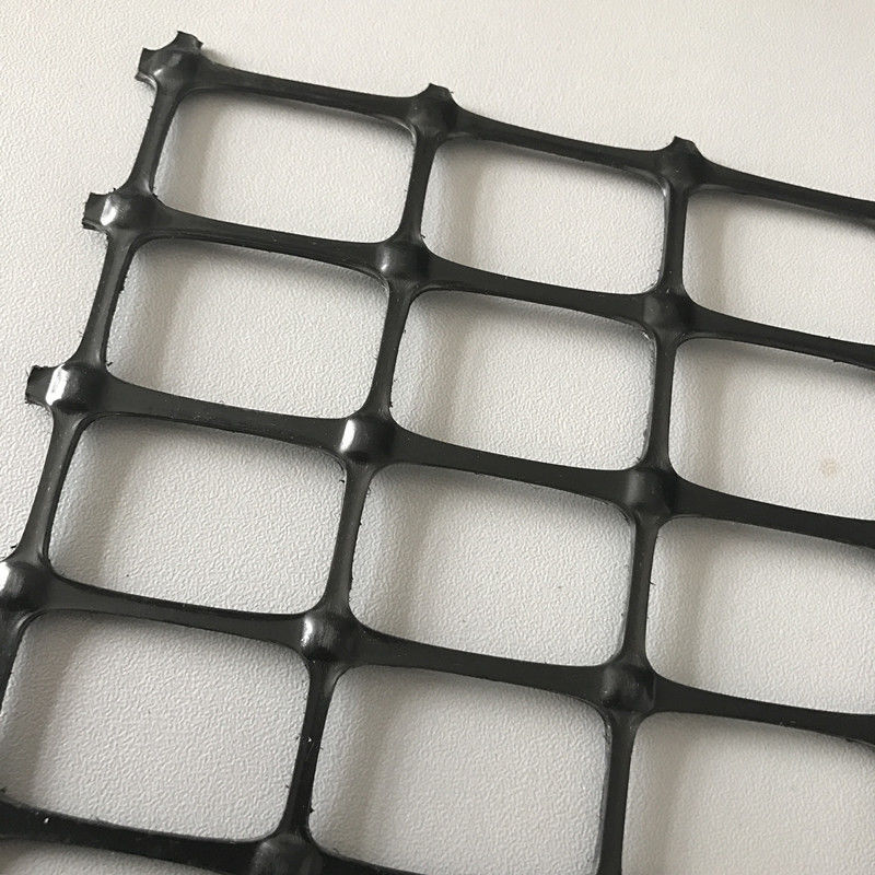 Độ bền kéo cao Biaxial Plastic Mesh 30kN / m Đen PP / PET Geogrid cho tăng cường đất và ổn định đường