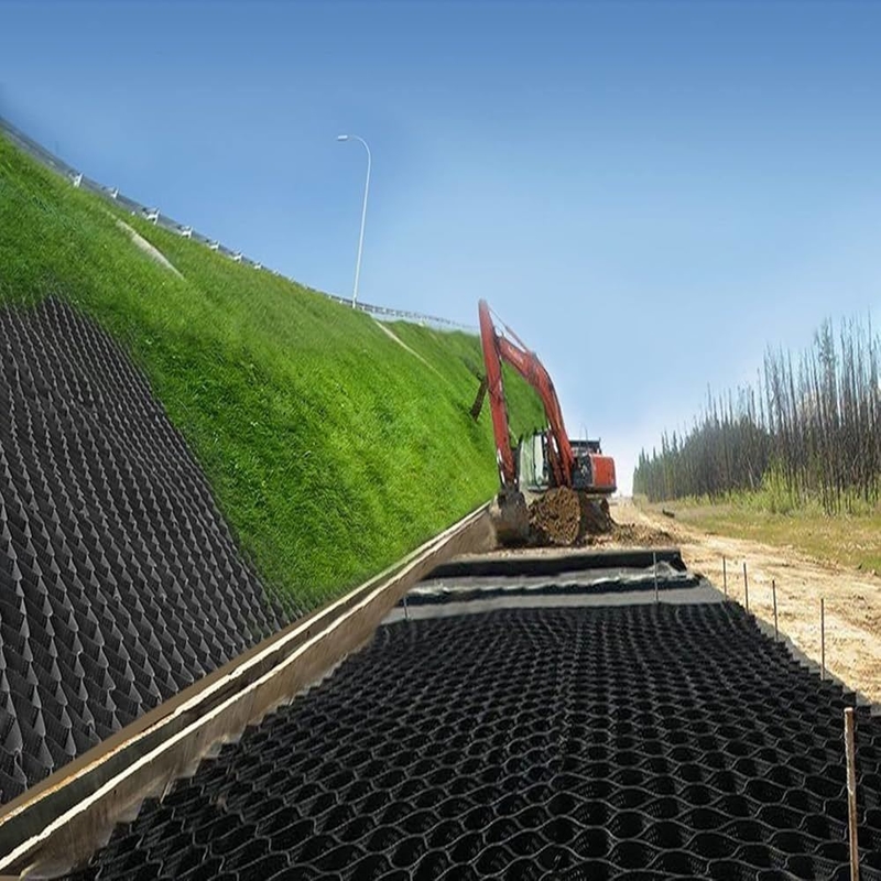 Ô địa kỹ thuật HDPE bền bỉ Bề mặt nhẵn Ô địa kỹ thuật HDPE cho Đường lái xe Kiểm soát xói mòn cho Mái dốc Hỗ trợ tường chắn