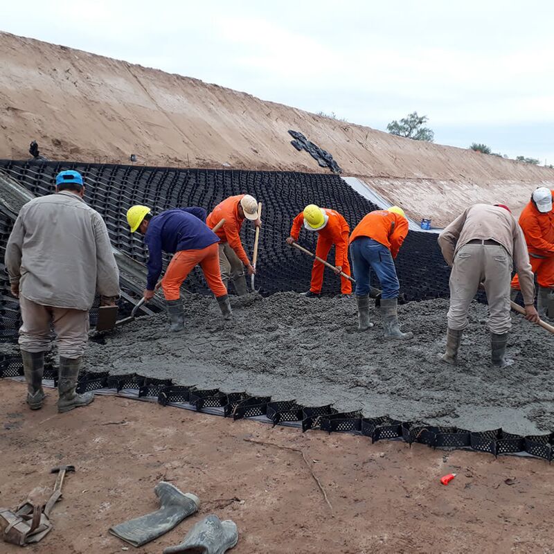 HDPE Geocell Plastic Driveway Gravel HDPE Geocell kiểm soát đất trên đường cho đường tăng cường bảo vệ dốc kiểm soát xói mòn đường cao tốc sỏi